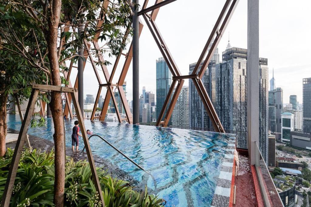 Scarletz Klcc 4pax By Feel Luxury 100mbps Wifi *