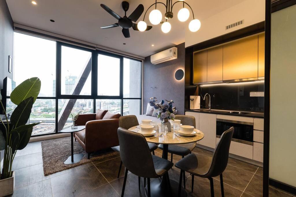 Pangsapuri Scarletz Klcc 4pax By Feel Luxury 100mbps Wifi *