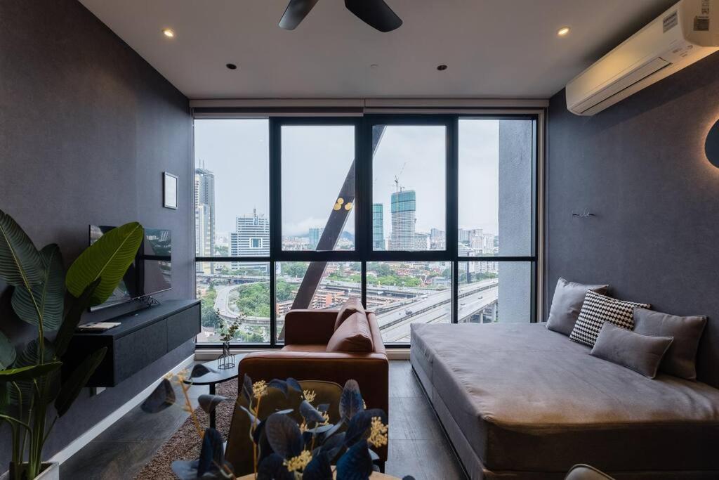 Pangsapuri Scarletz Klcc 4pax By Feel Luxury 100mbps Wifi Kuala Lumpur