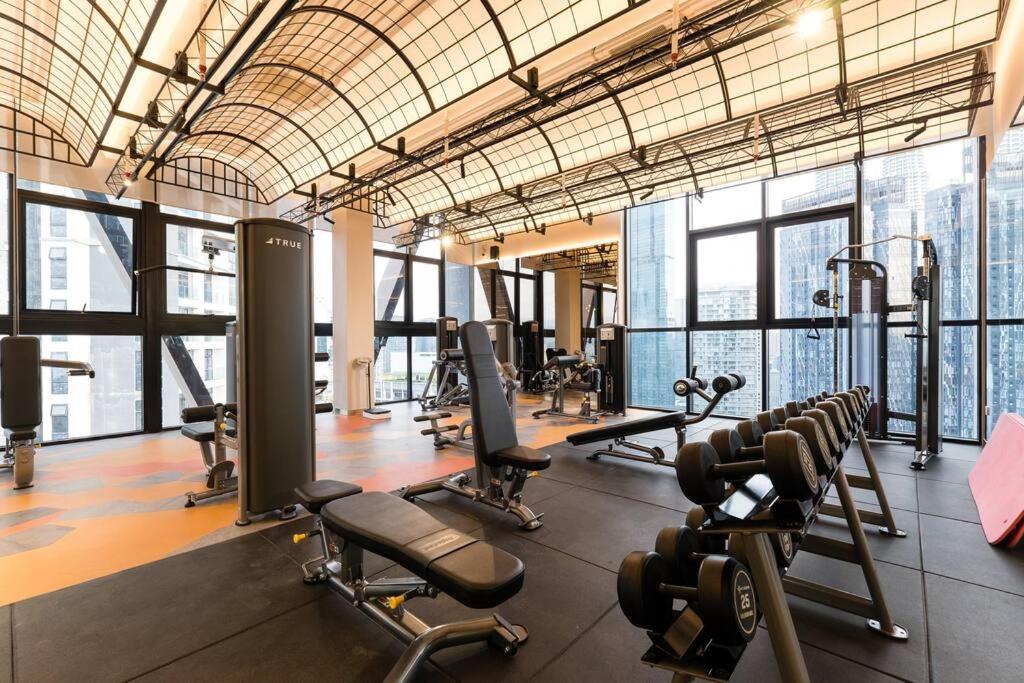 Scarletz Klcc 4pax By Feel Luxury 100mbps Wifi * Kuala Lumpur