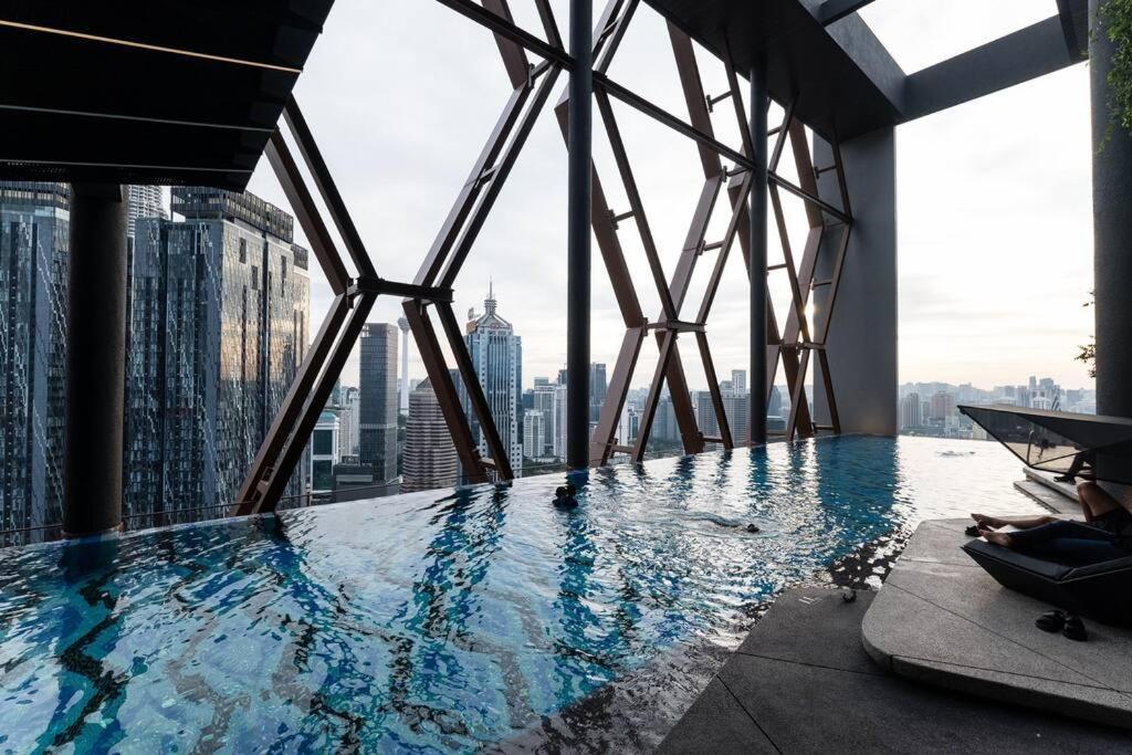 Scarletz Klcc 4pax By Feel Luxury 100mbps Wifi Pangsapuri