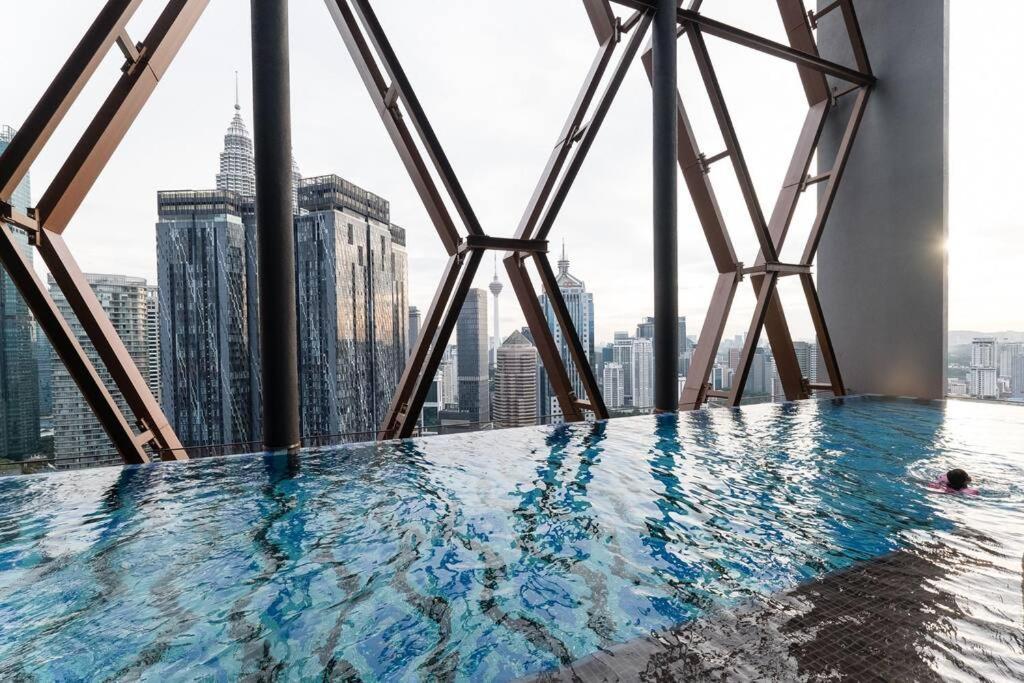 Scarletz Klcc 4pax By Feel Luxury 100mbps Wifi Kuala Lumpur