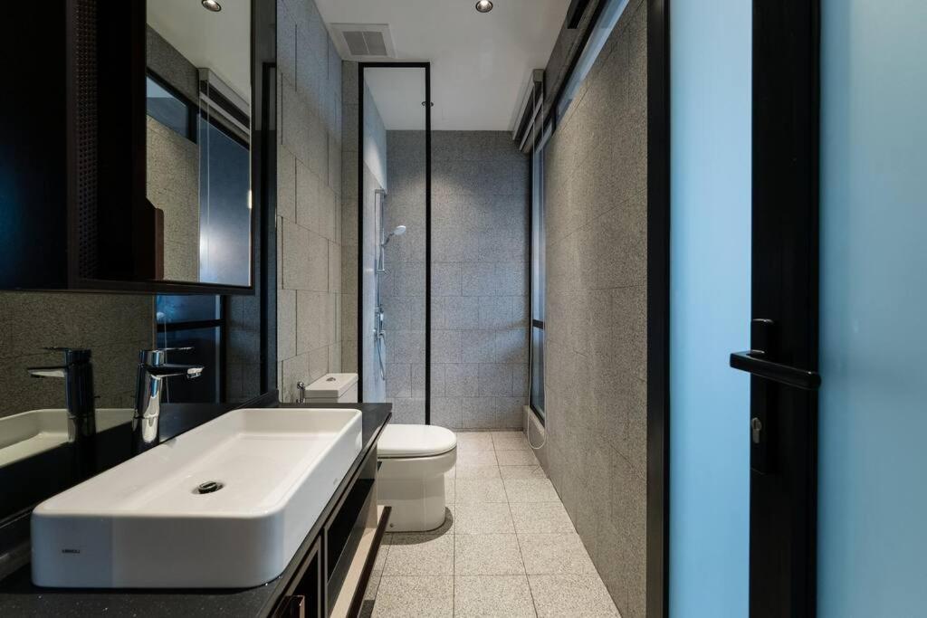 Scarletz Klcc 4pax By Feel Luxury 100mbps Wifi Kuala Lumpur